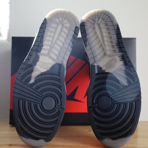 Nike Air Jordan 1 Retro High Element Gore-Tex Black Particle Grey Size 9 - Picture 3 of 4